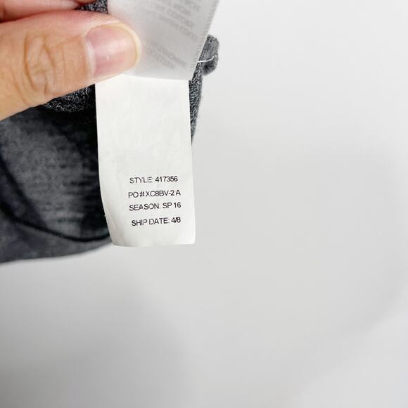 Athleta Medium M Heather Gray Faux Wrap V Neck Sleeveless Tank Top Pleat Back - Picture 8 of 8